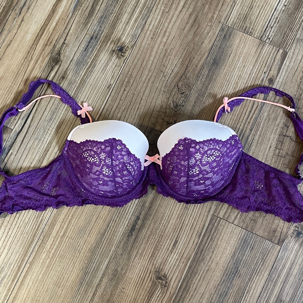 Victoria Secret  Dream Angels lined 34D Purple Lace Bra with Pink Accents